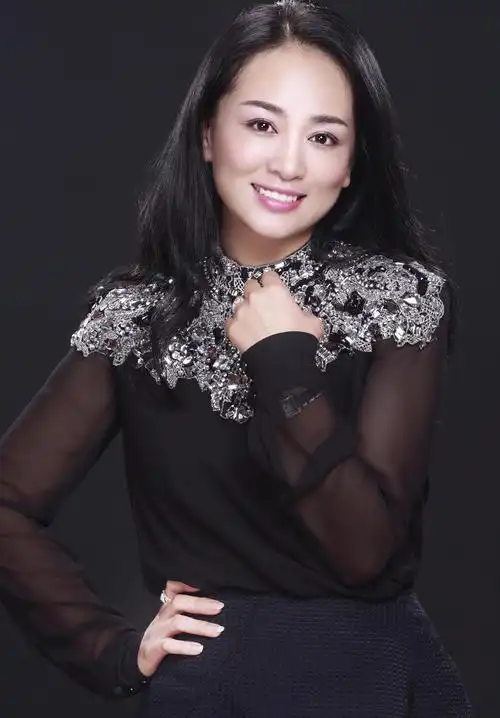 涓子秋冬时尚写真电影《照相师》由由深圳市华浩影视有限公司,深圳