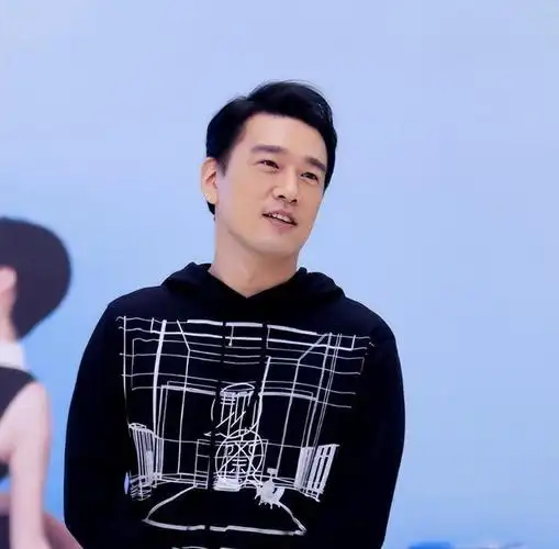 演员王耀庆为了省房租娶了房东的女儿当老婆结婚22年0绯闻