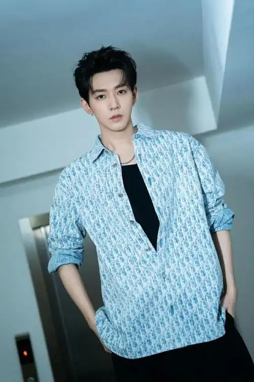 2024年最新高颜值男艺人排名张凌赫20李现11肖战第6陈晓第2