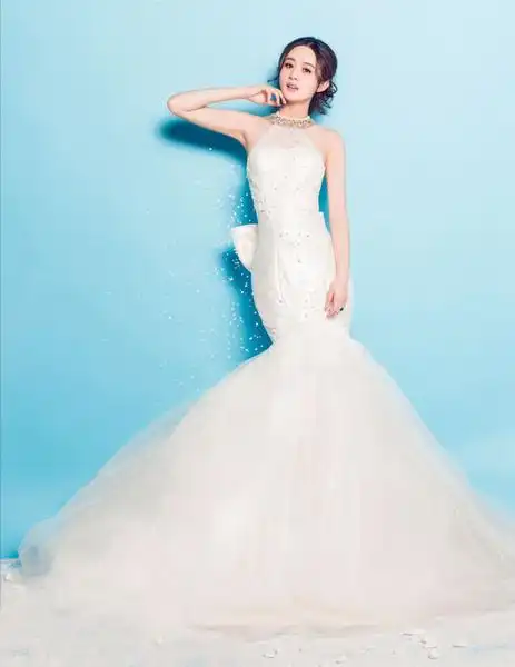 《杉杉来吃》火爆荧屏 赵丽颖婚纱写真变身人鱼公主