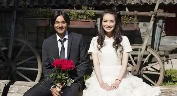 冯德伦罕见晒甜蜜合影为舒淇庆生,祝她永远18,舒淇搞怪出镜_生日_开心