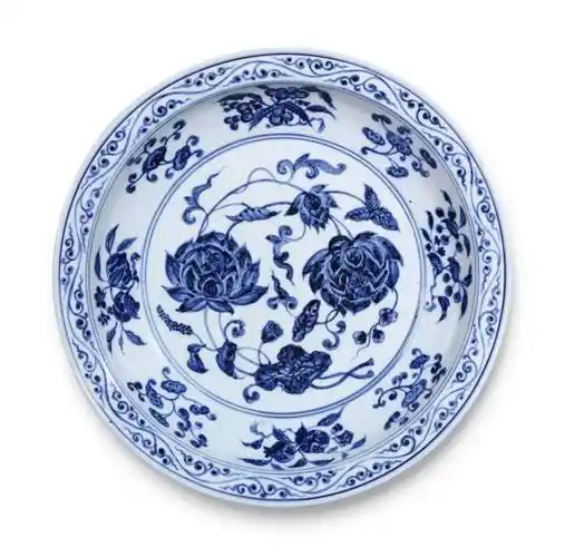 明成祖永乐皇帝尤重瓷艺,引领御窑瓷器成为空前绝后的艺术典范,开创之