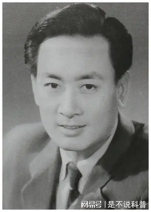 被称为最帅男演员妻子精神失常儿子撮合再婚竟活成了这样