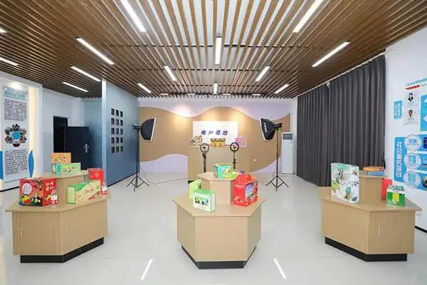 电商工作室.广西商贸高级技工学校供图