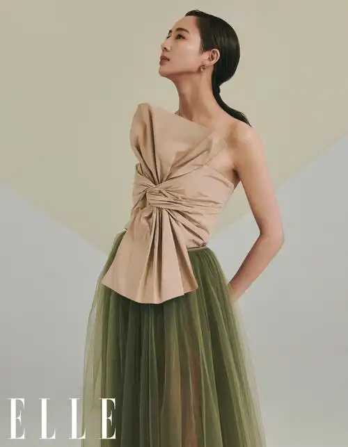 张钧甯杂志大片勾勒摩登时尚 展现至纯艺术感