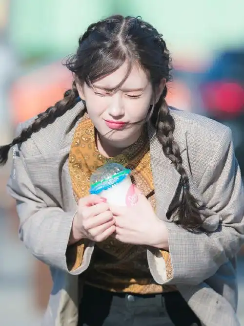 somi超话94#somi怼脸拍#【6年前今日】170314 the show mini fm高清