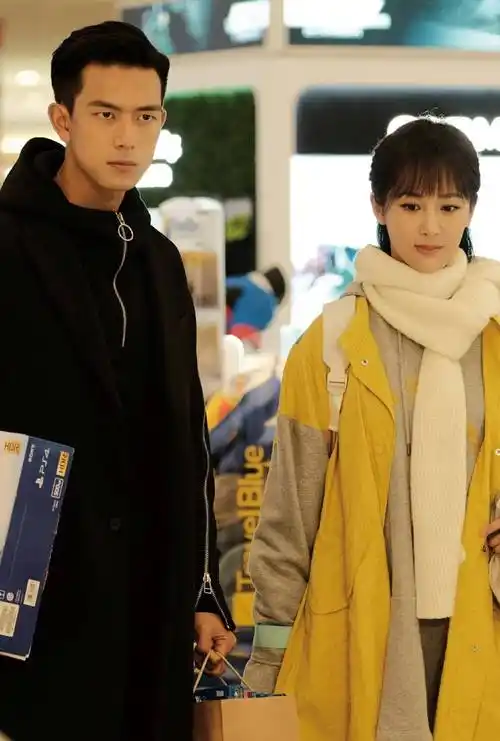 《亲爱的热爱的》中,佟年和韩商言甜甜的幸福,后来我发现一个关键人物