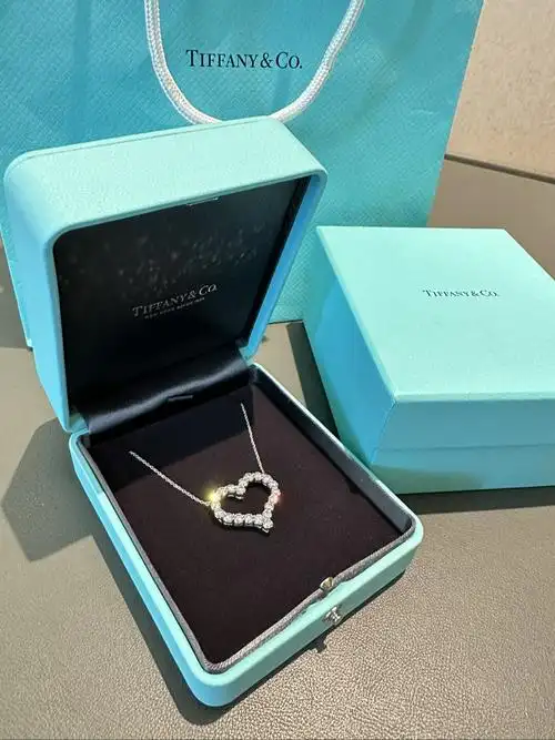 超低折蒂芙尼爱心大号满钻项链