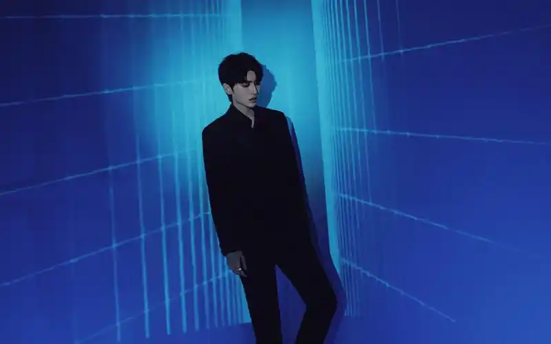 帅气简单蔡徐坤壁纸_超帅气的正装蔡徐坤