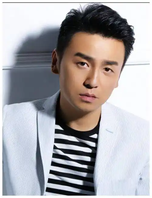 雷佳音:早恋叛逆,裸婚大学同学,揭秘"窝囊废"骗局