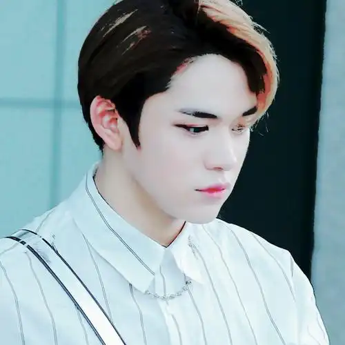 1月25日 21:44   关注  黄旭熙 男头 爱豆头像 评论 收藏