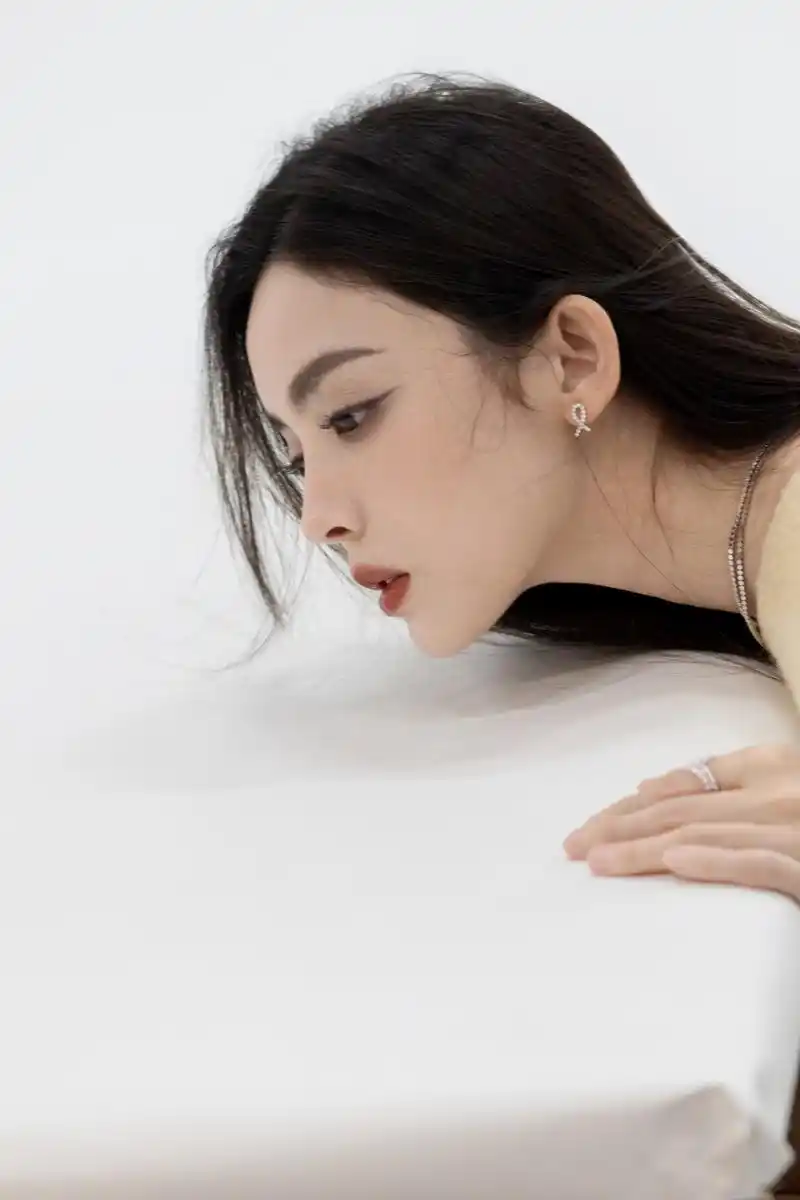 娜扎@娜扎时尚先生fine十一月刊封面02@娜扎闺蜜合体大片 洒脱而生