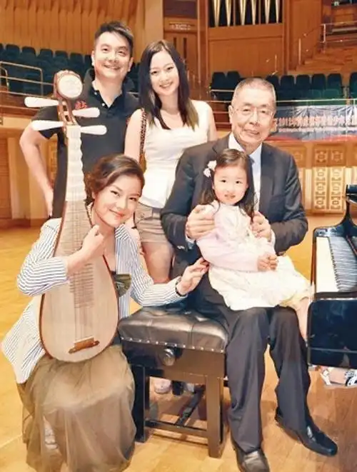 翁帆产下一子2019wm,翁帆的娶了谁