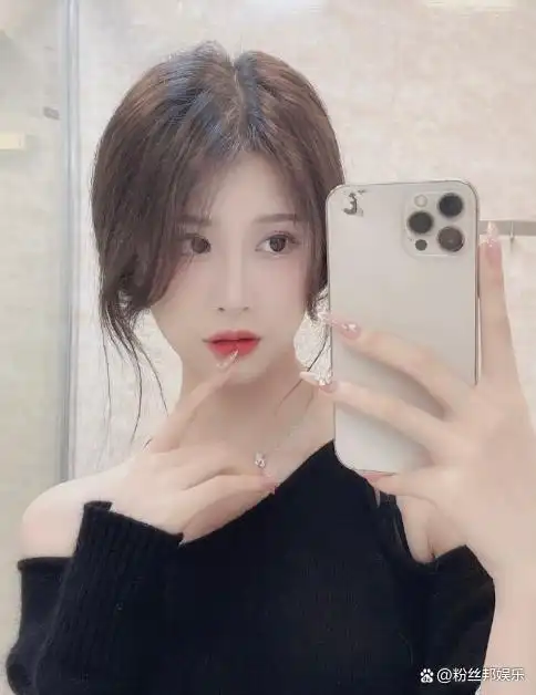 不圈钱的日子过够了,结束虎牙最后一场直播,沐莹莹即将跳槽首秀