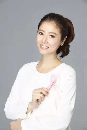 林心如爱女满月了!「一家三口萌照」曝光.