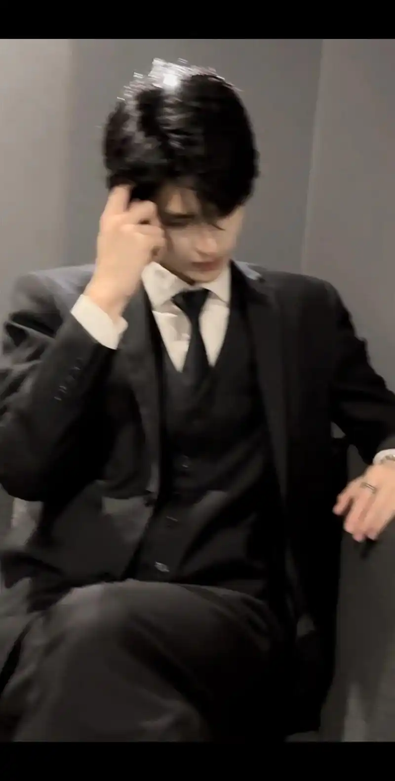 "一身班味"#禁欲系 #人夫感 #斯文败类 #西装杀 #氛围 - 抖音