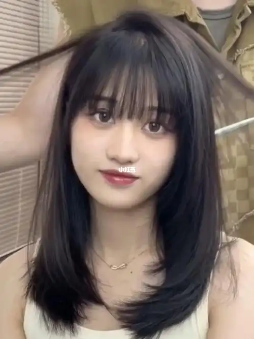 73减龄又显脸小可甜可盐中长发发型