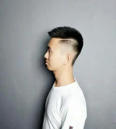 快手男生短发瓜子头发型快手头型男生超时尚的瓜子头发型示例