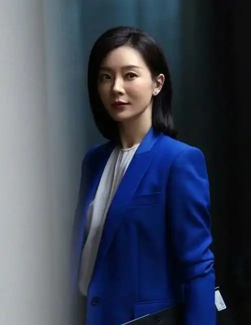 原创陈数多喜欢职业装西装套装尽显优雅穿搭法职场女性值得学