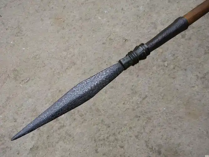 69 古代冷兵收藏 69 明清近代铁兵 69 枪头一枚   铜鼓异常精美