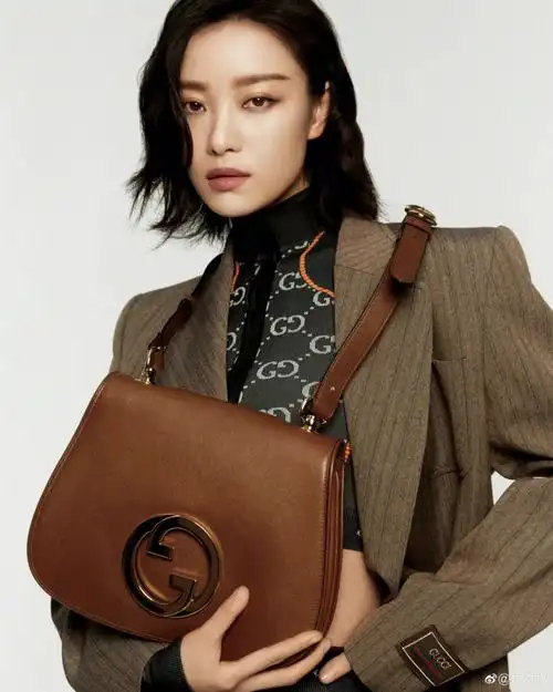演员倪妮演绎gucciblondie包ootd