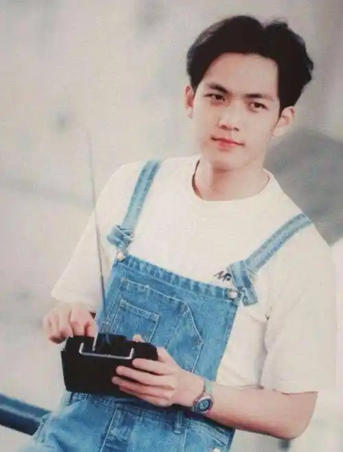 整整隐瞒了15年钟汉良的老婆终于被曝光长的那么美难怪不公开