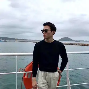 有气质的男生头像