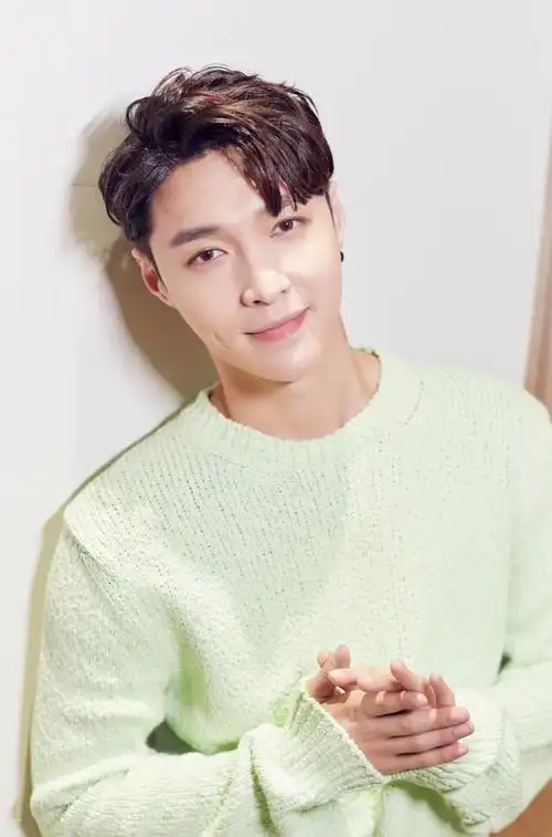 张艺兴exo成员no32