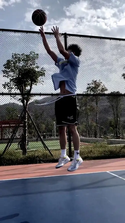 一个人打球是种什么感觉?