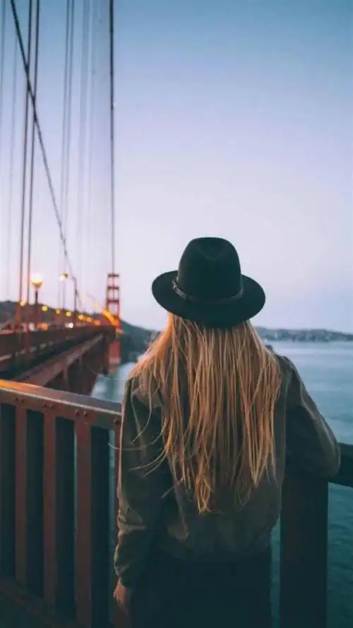 气质欧美长发女生背影,高清图片,手机锁屏桌面-壁纸族