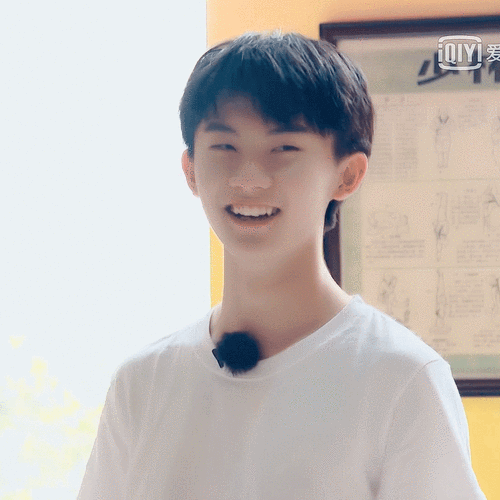 马嘉祺舞台上舞台下的一些反差感!