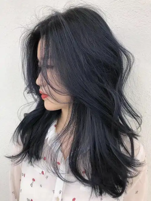 头发染什么颜色好看皮肤黄染发什么颜色好看显白减龄