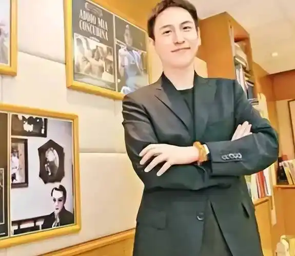 汤臣少主汤珈铖18岁做霸总身家百亿39未婚成父母心病