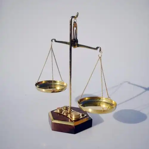 首页 下载app                          天平摆件法院装饰公平秤主持