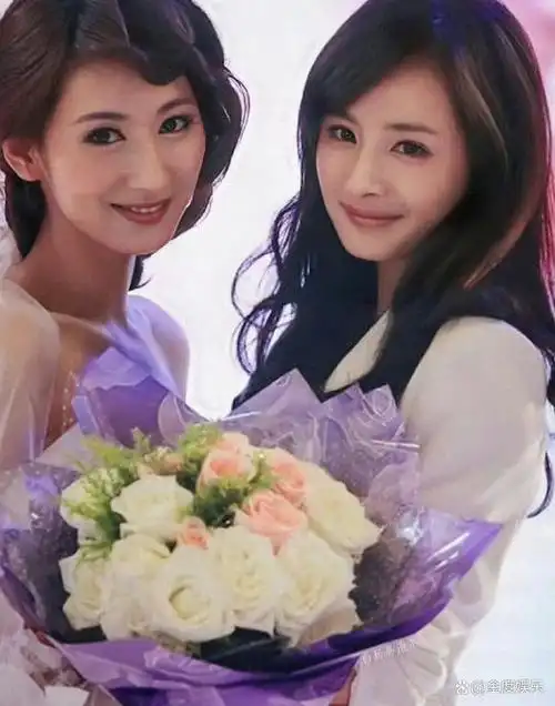 杨幂郭珍霓早期合照曝光,两位美女曾合作过《命运交响曲》