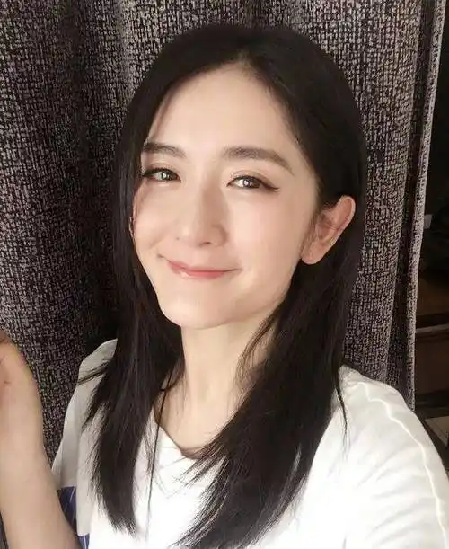 原创变胖了的谢娜孕味十足微胖的她更加漂亮网友最幸福的女人