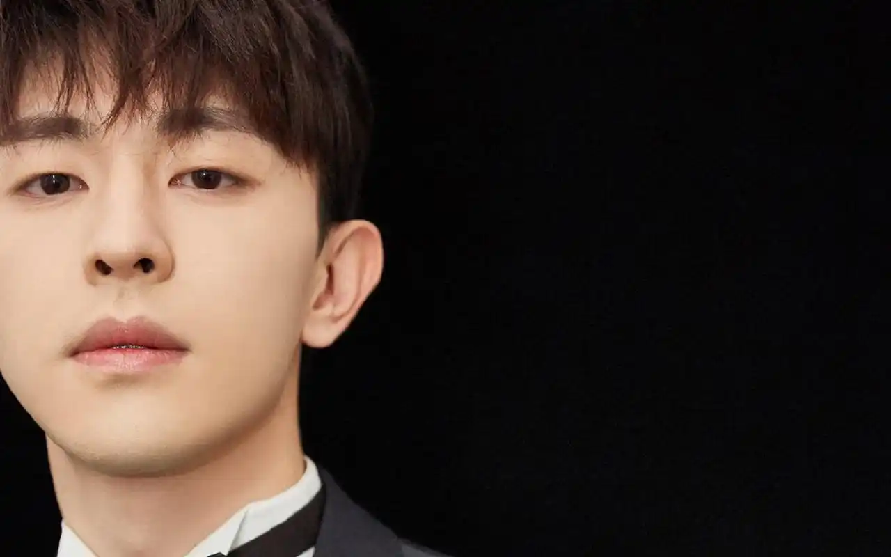 邓伦优雅帅气写真图片桌面壁纸高清大图预览1920x1200_大陆明星下载