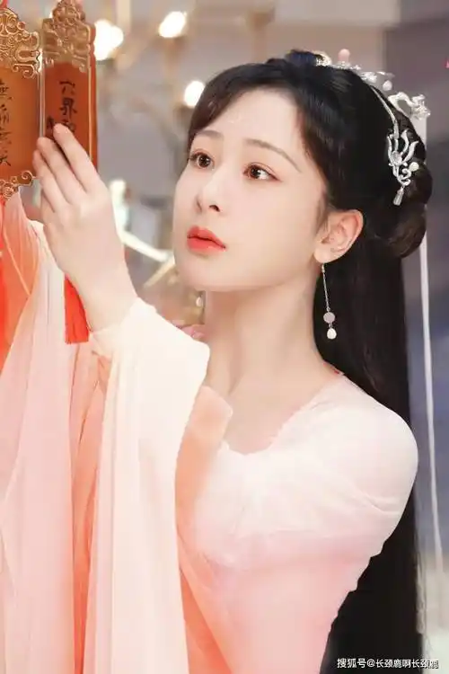 《沉香如屑》却凭口碑成功翻身_杨紫_成毅_电视剧