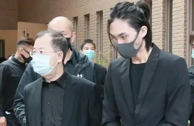 达叔最疼爱的小儿子遭到网络暴力!