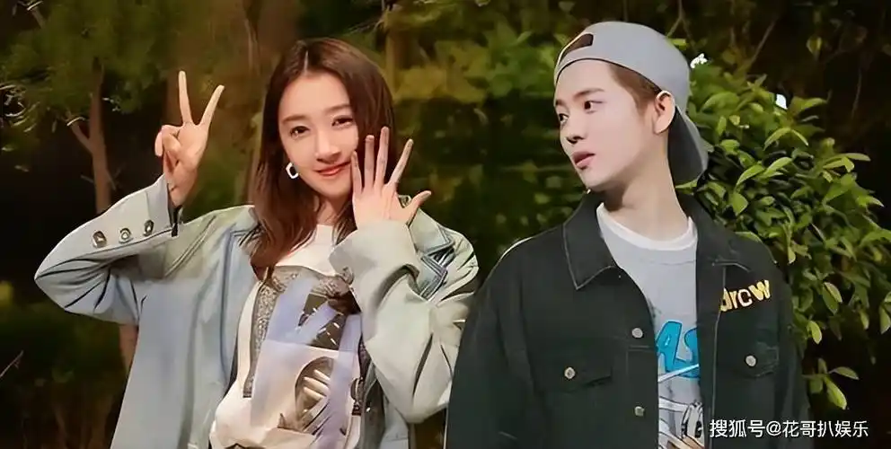 关晓彤晒新发型,一头短发清爽简约,被质疑换发型是为了从头开始_鹿晗_