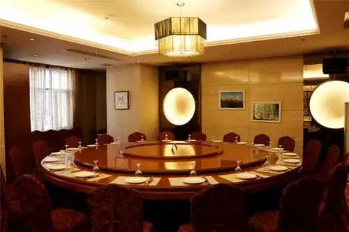 节日家宴选这家餐厅,让你吃出幸福感~_家庭聚会