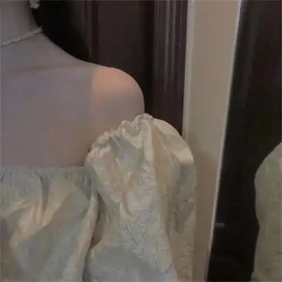 最新半身女生头像半身控性感不露脸的美女