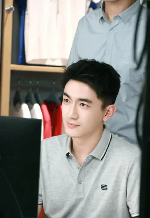 她是林更新最想挽回的一个前任,却在林更新开口前,和别人结了婚