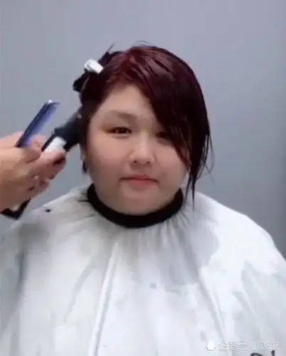 200斤邋遢的女胖子想改变自己换了一个新发型像变了一个人太惊艳