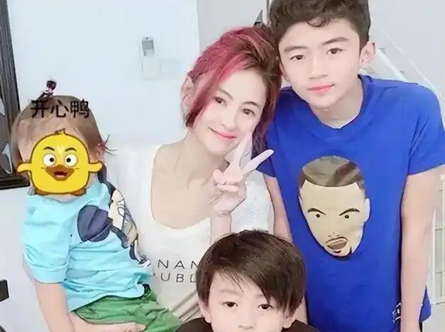 张柏芝三胎儿子正脸曝光,呆萌可爱颜值高插图7