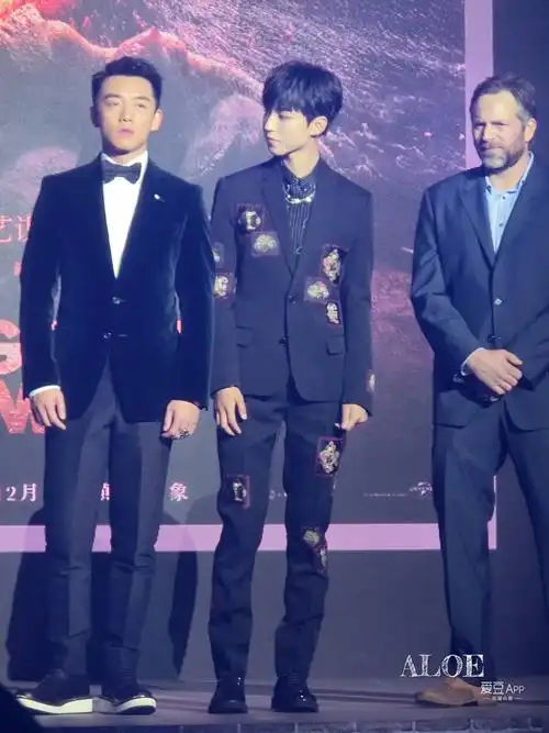 [tfboys][分享]161206 小凯身高成谜 比郑恺哥哥高?