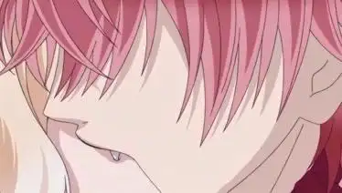 洗个碗也要吸血?,时不时就要咬下脖子!