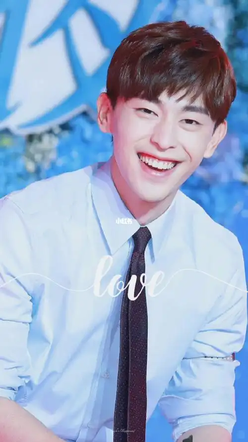 又欲又萌的邓伦你们见过面吗