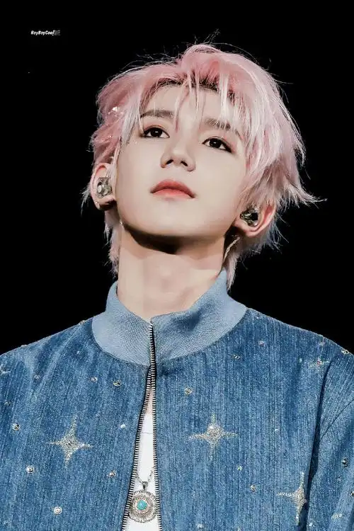 王源什么时候毕业#  11566王源本来就比欧阳娜娜晚一年入学.