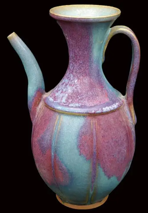 宋代钧窑玫瑰紫窑变釉执壶